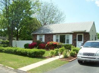 20 Westchester Ave, Wyandanch, NY 11798