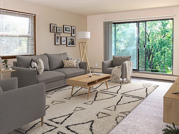 2nd image of 560 Sandhurst Dr W #550-208