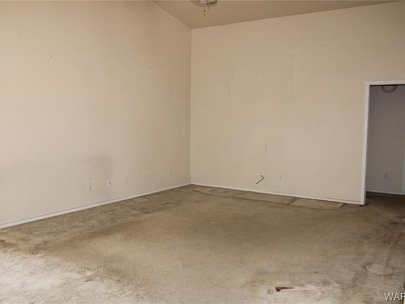 3rd image of 2001 Santa Fe Dr