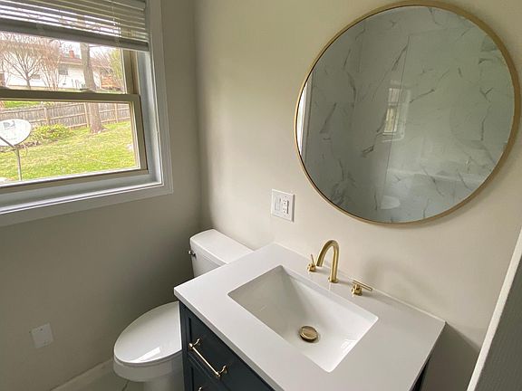 5th image of 324 Greenway Dr #324
