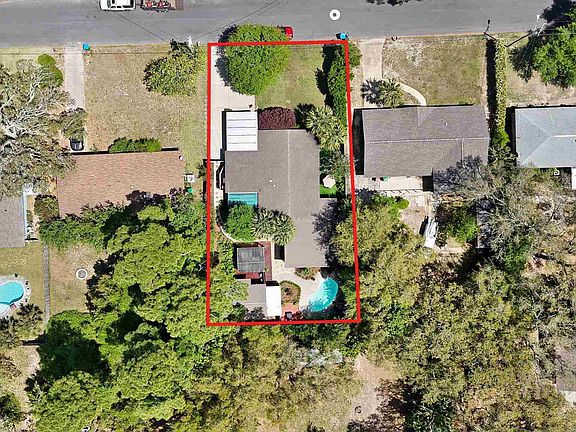 4th image of 184 Camelia St