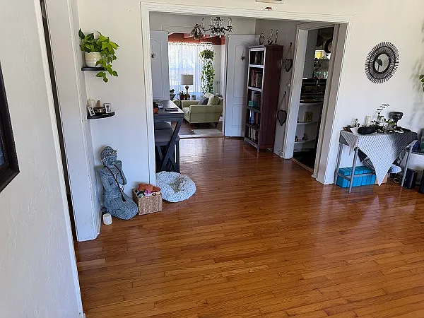 2 bed, 1100 sqft, $2,100 — Photo 2