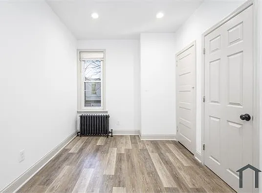 137 N Hobart St — Photo 9