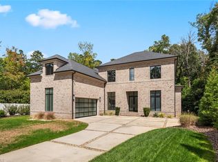 2108 Berkshire Ln, Greensboro, NC 27408