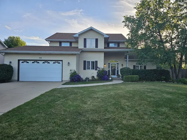 322 Old Darby Ln, Winthrop Harbor, IL 60096