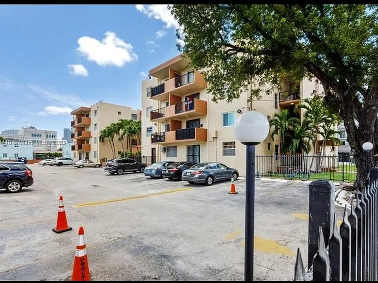 677 SW 9th Ave #105 — Photo 13