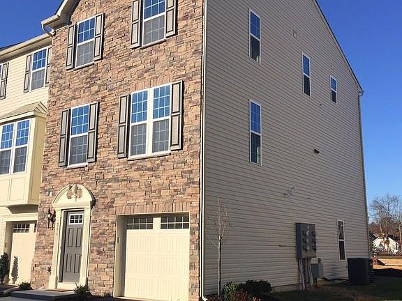 3rd image of 206 Susquehanna St #1106
