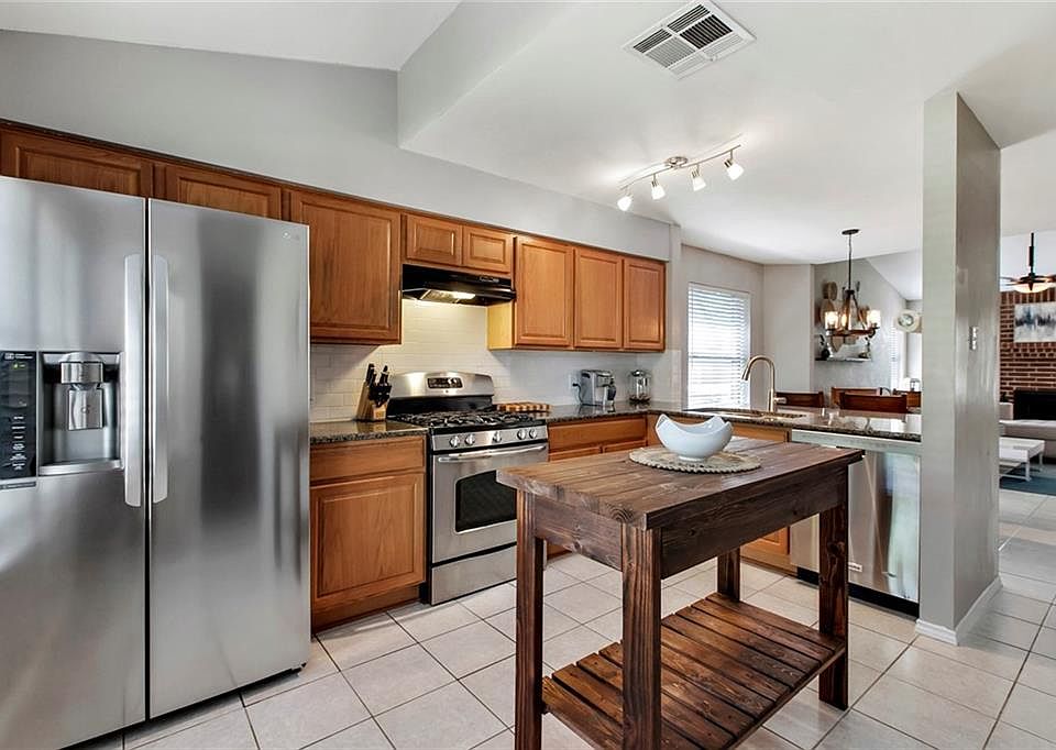 1st image of 731 Shiny Rock Dr