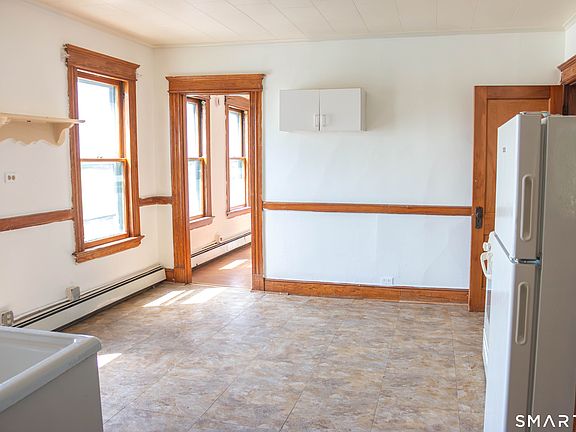 2nd image of 405 Wilson St #2