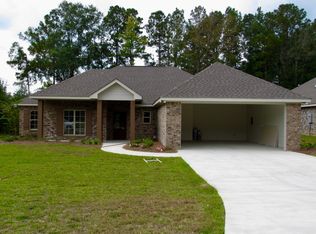 23 Augusta Ct E, Hattiesburg, MS 39402