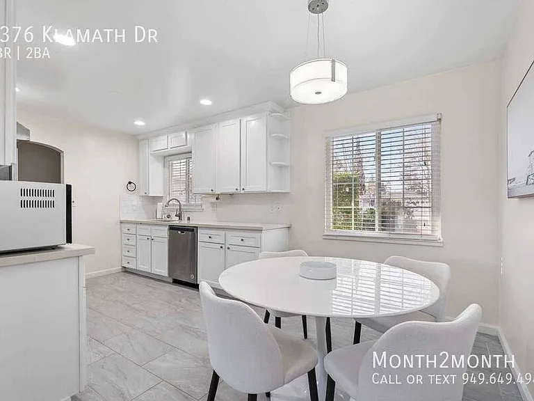1376 Klamath Dr — Photo 6