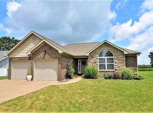820 E Volkman Rd, Evansville, IN 47725