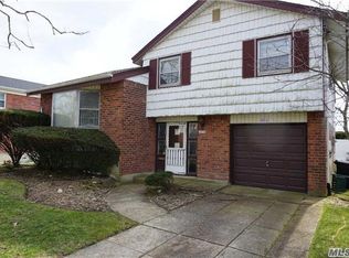 884 Jackson St, Baldwin, NY 11510
