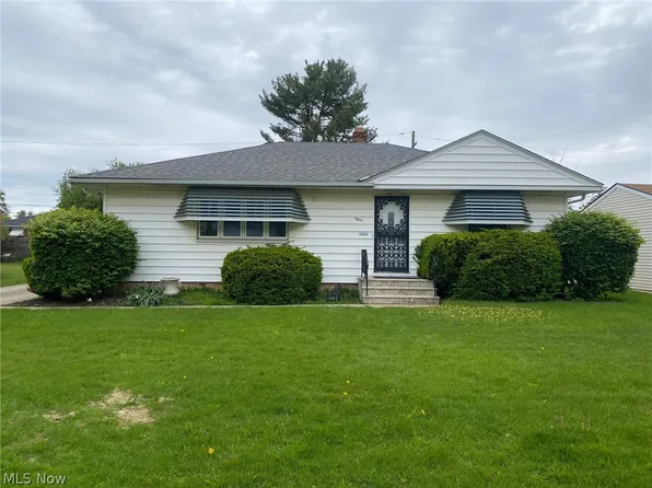 19601 Mayfair Ln, Warrensville Heights, OH 44128
