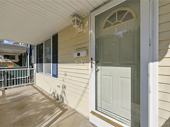 5th image of 68 Chipman Pl