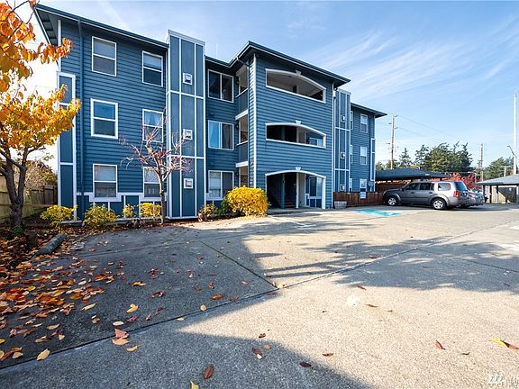 2nd image of 300 N Oak Harbor St APT C201