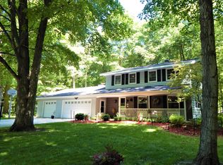 1048 Janewood Ln, Sheboygan, WI 53081