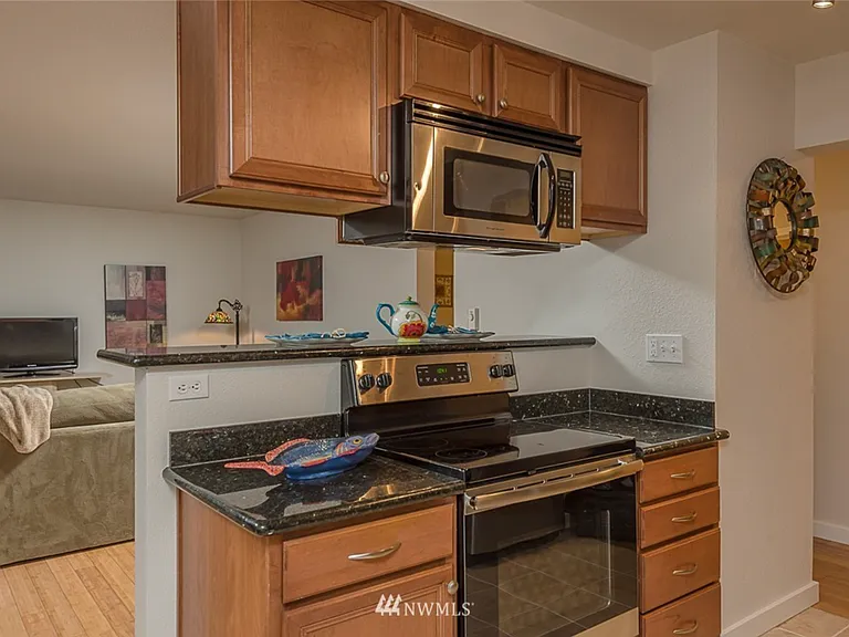 5321 N Pearl St #204 — Photo 6