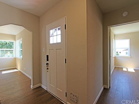 2nd image of 10524 S Manhattan Pl