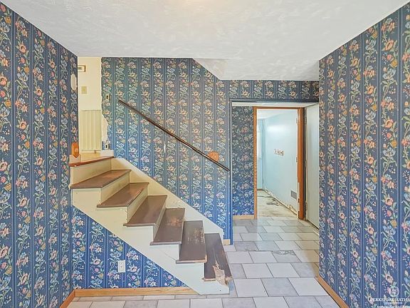 5th image of 7821 E Avon Ln