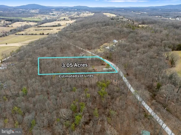 138 S Peiffer Rd, Wellsville, PA 17365