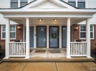 9172 Eager Rd, Saint Louis, MO 63144