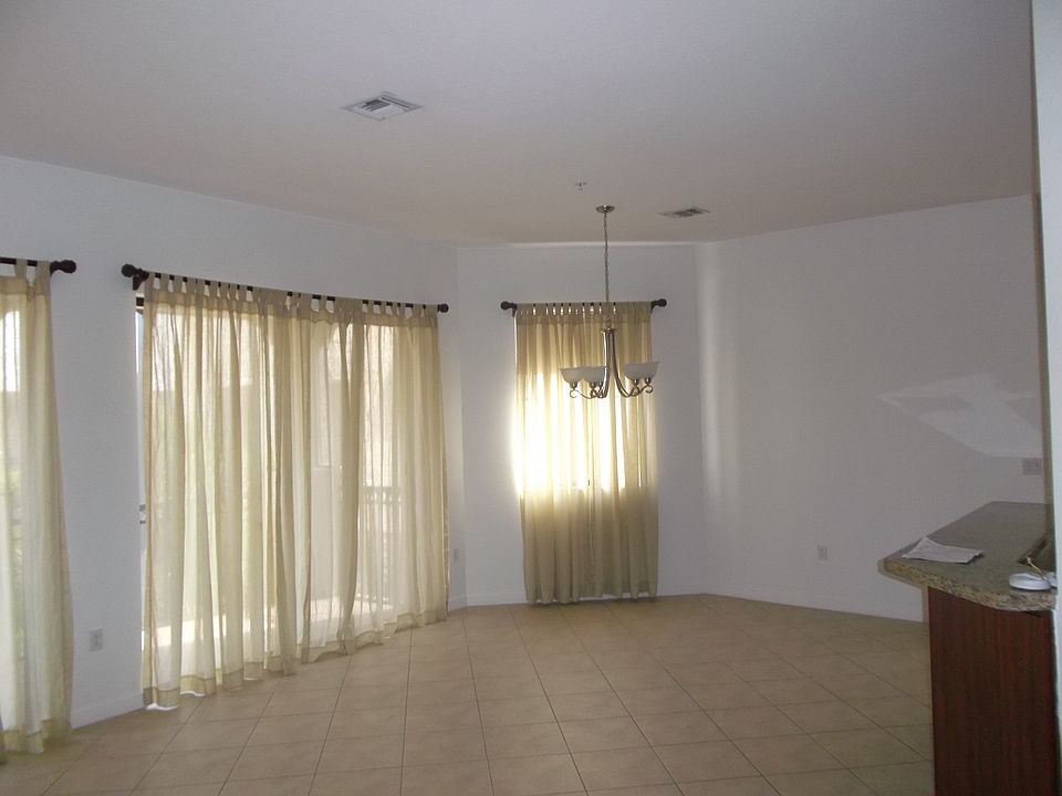 1st image of 2925 NW 126th Ave APT 426