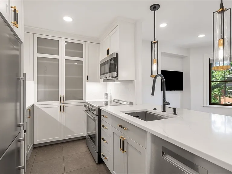 97 Waltham St #4 — Photo 8