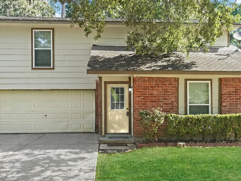 28630 Lochlevan Ct — Photo 23