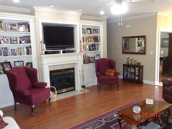 4th image of 5626 Woodcrest Ln