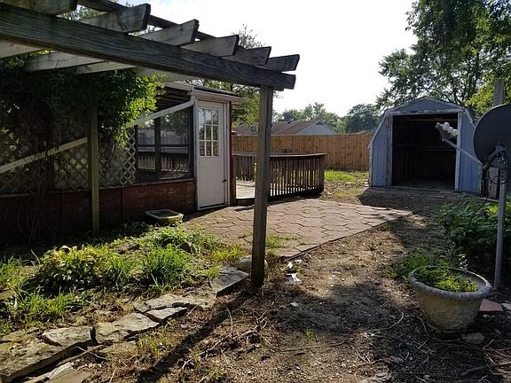 2nd image of 128 Kings Chapel Dr