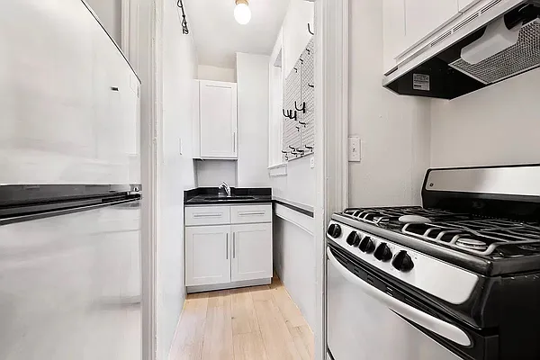 Rented by Jonathan Wachtel, LREB | media 9