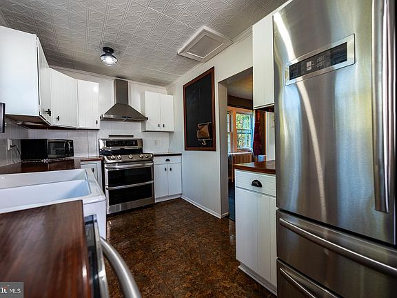 3rd image of 7 Cedarwood Rd
