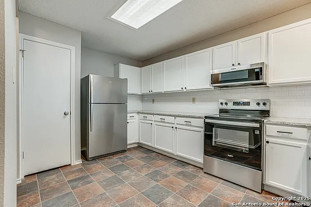 16522 Alwick Ln — Photo 15
