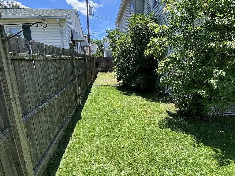 320 North St — Photo 5