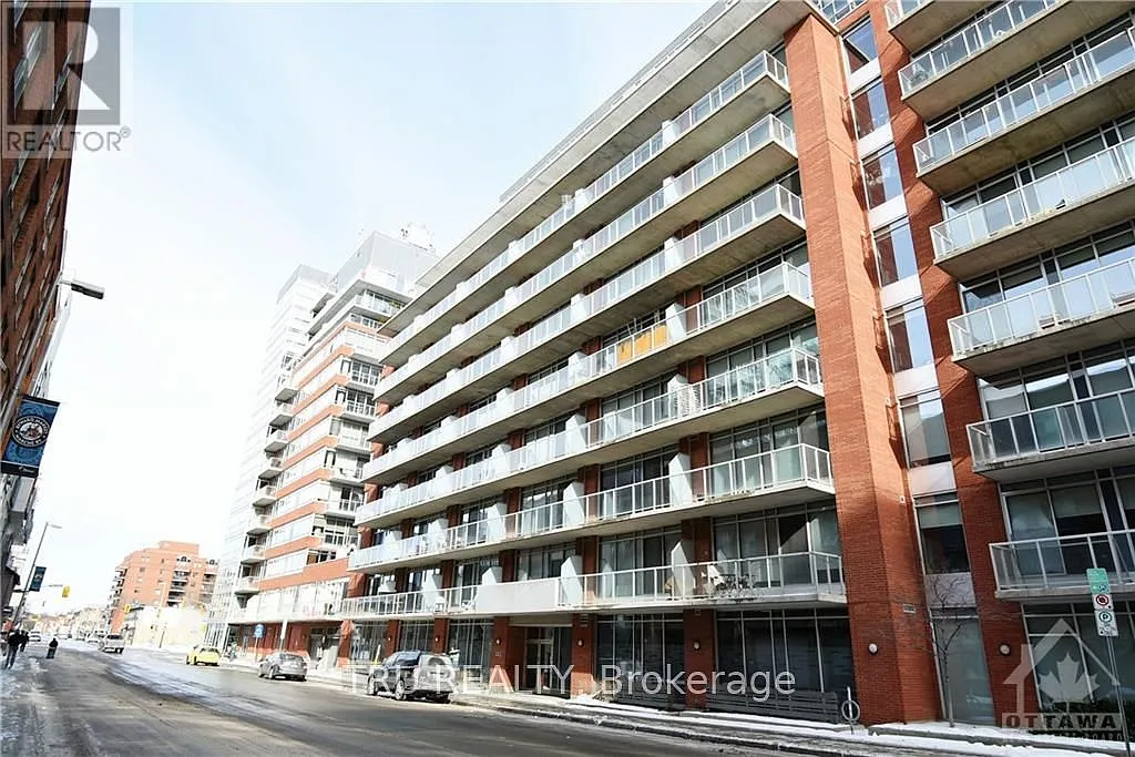 1 bed, $2,000 — Photo 1