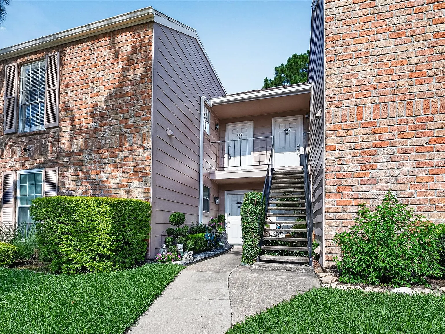 2 bed, 2.0 bath, 1043 sqft, $1,200 — Photo 2
