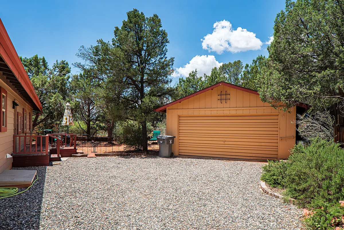Building Photo - 155 Stardust Ln