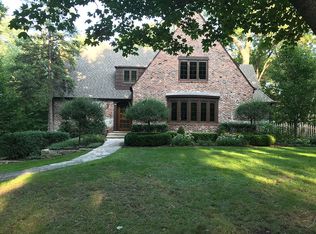 233 Interlachen Rd, Hopkins, MN 55343