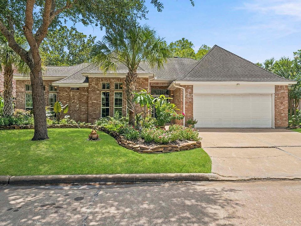 1st image of 4610 Lake Village Dr