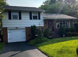 1925 E Cedarville Rd, Pottstown, PA 19465