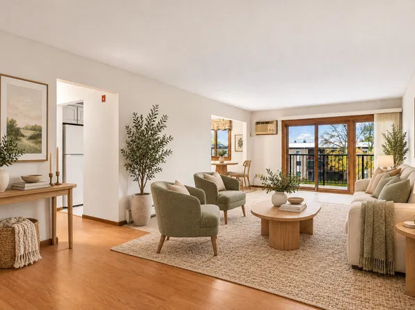 2700 Oxford St N APT 140, Roseville, MN 55113