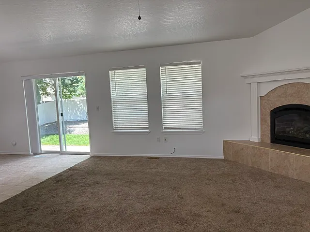 1256 W Edgewood Cir — Photo 8