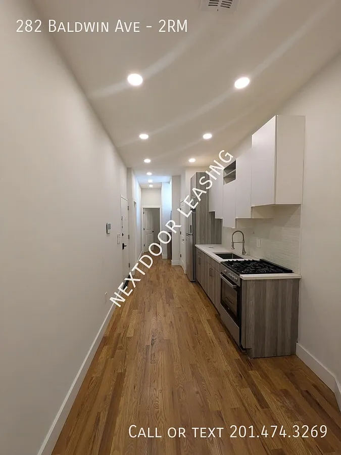 282 Baldwin Ave — Photo 2