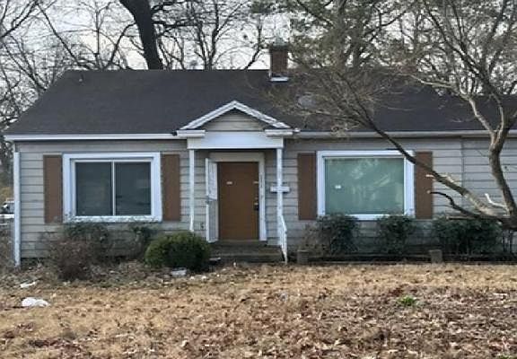 2nd image of 2573 Malone Ave
