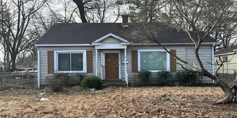 1st image of 2573 Malone Ave