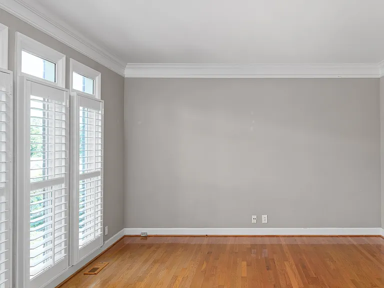 1520 Woodfield Ct — Photo 10