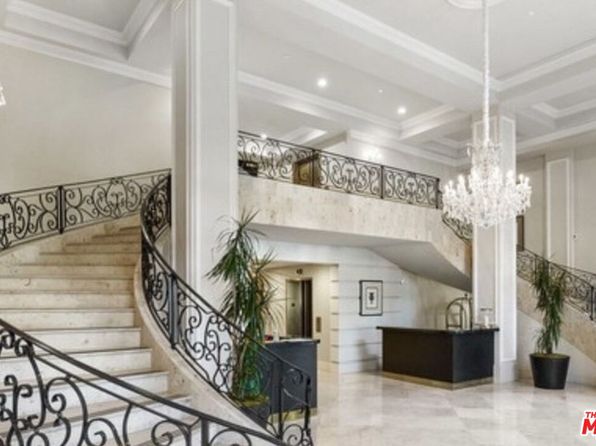 425 N Maple Dr Unit 206