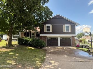 3831 Castle Rock Dr, Joplin, MO 64801