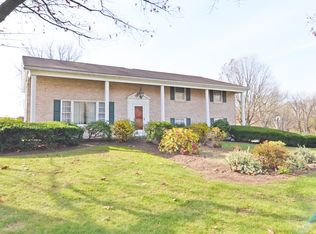 1060 Lampeter Rd, Lancaster, PA 17602